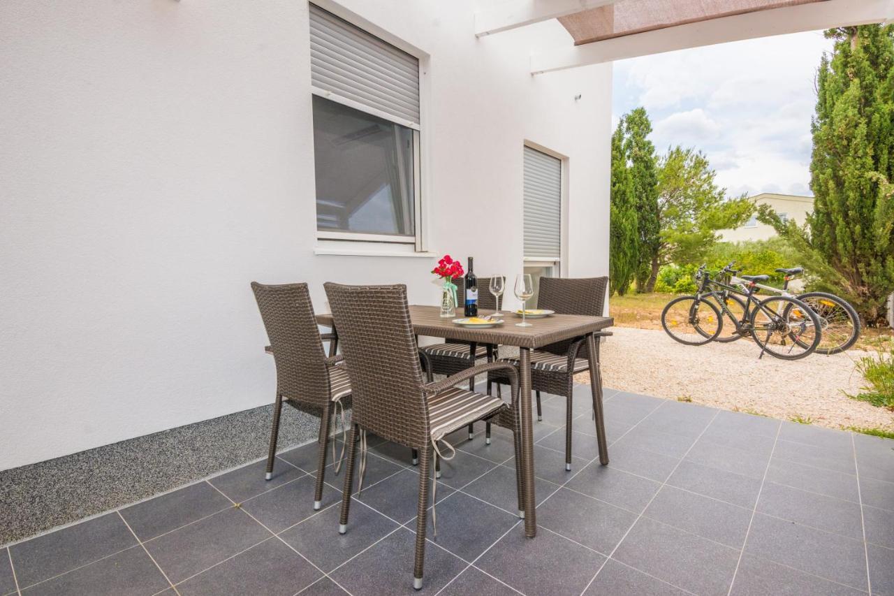 Zilip Apartments Vir Exterior photo